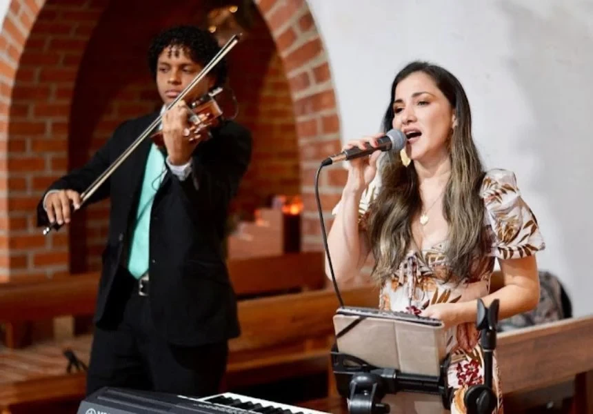 Grupo Musical Angelica Valencia